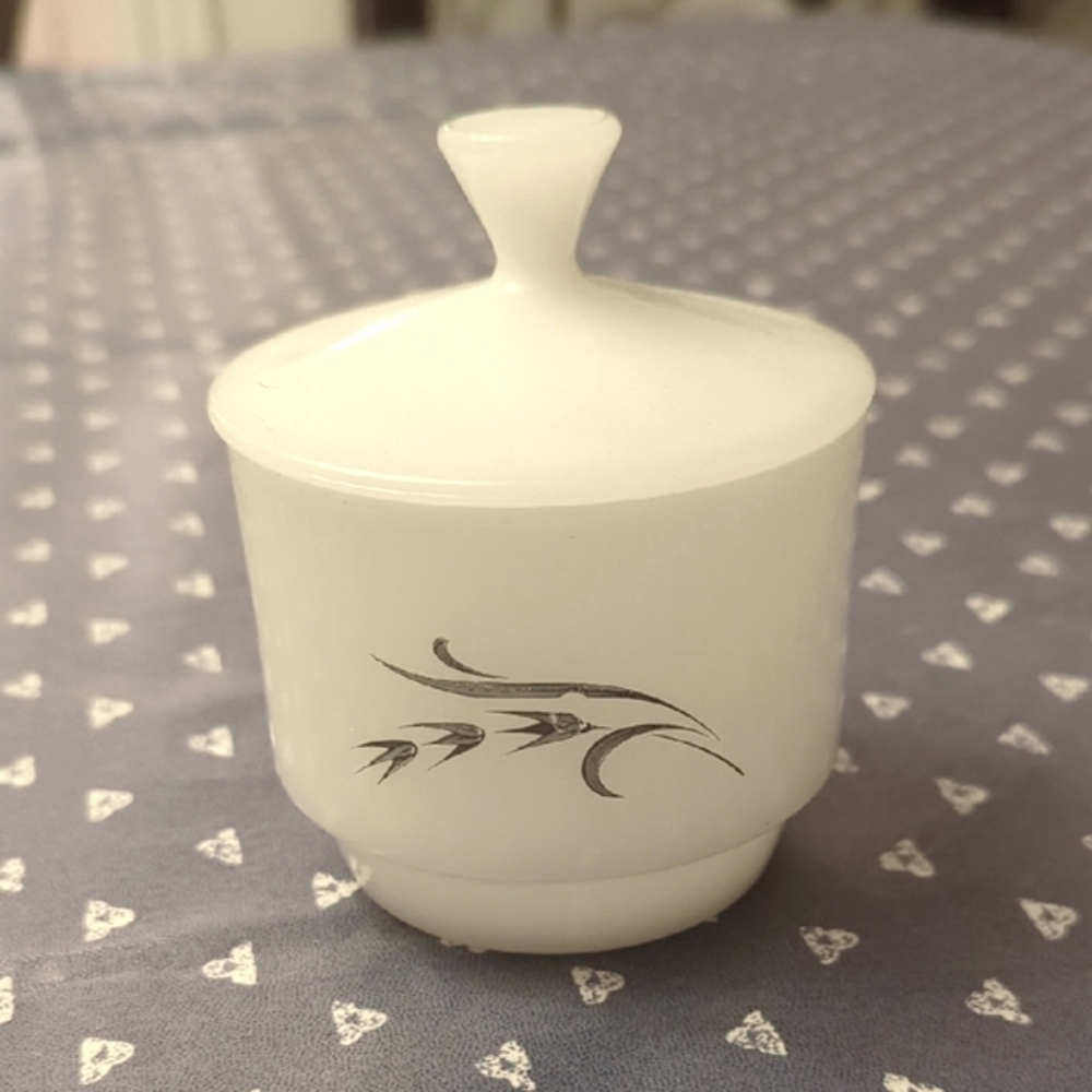 Anchor Hocking Lidded Container